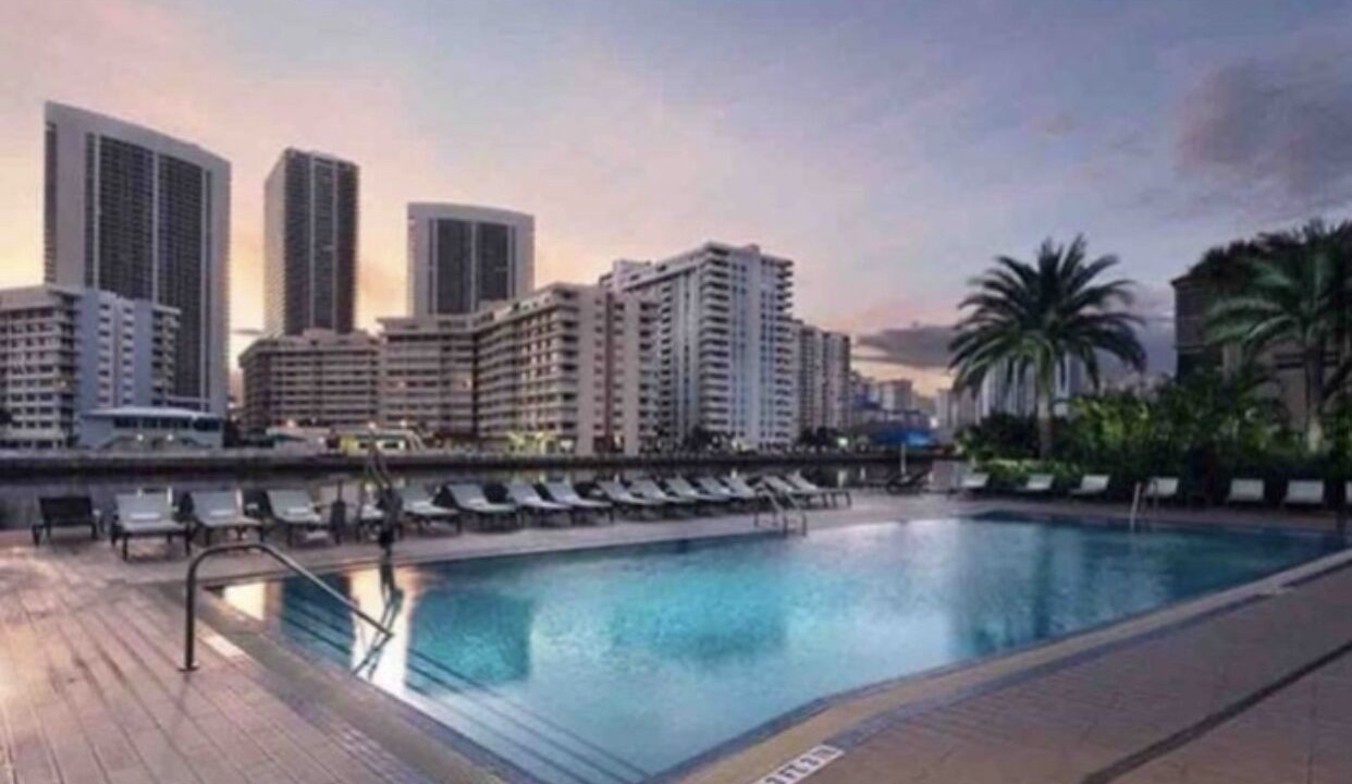Photo of Outdoor in Hallandale Beach