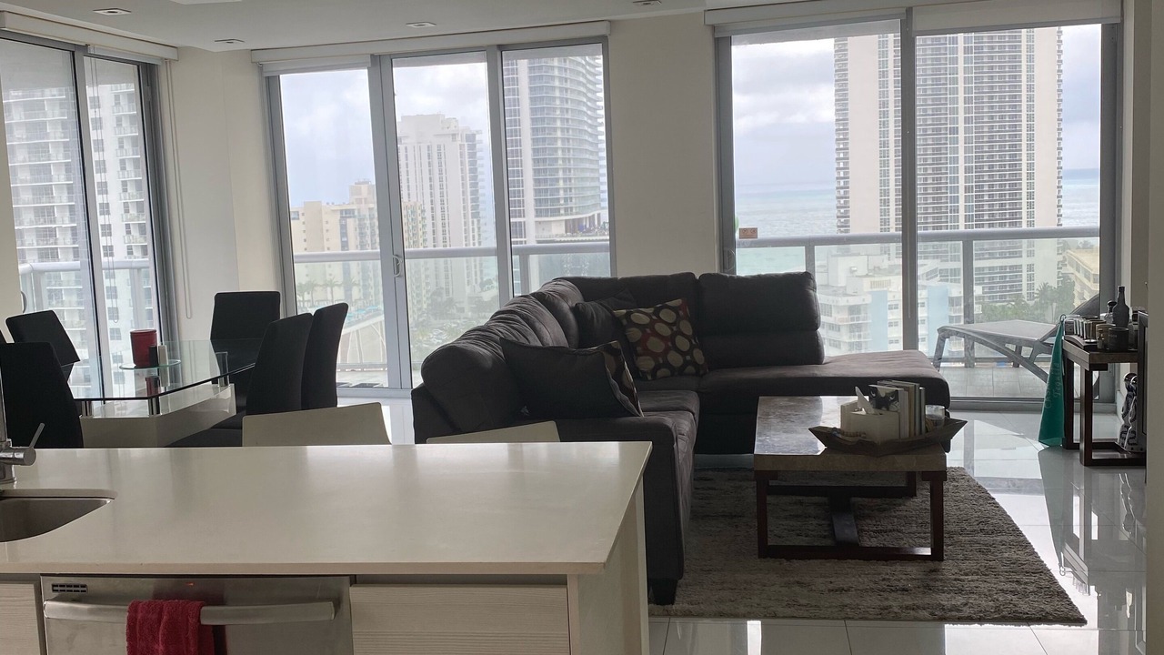 Photo of Livingroom in Hallandale Beach