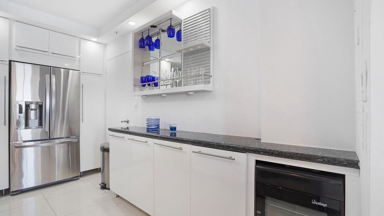 Photo of Kitchen in Hollywood South Central Beach