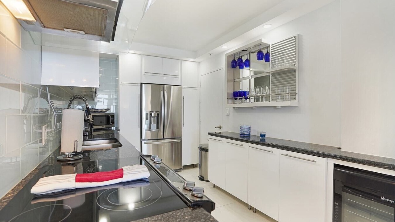 Photo of Kitchen in Hollywood South Central Beach