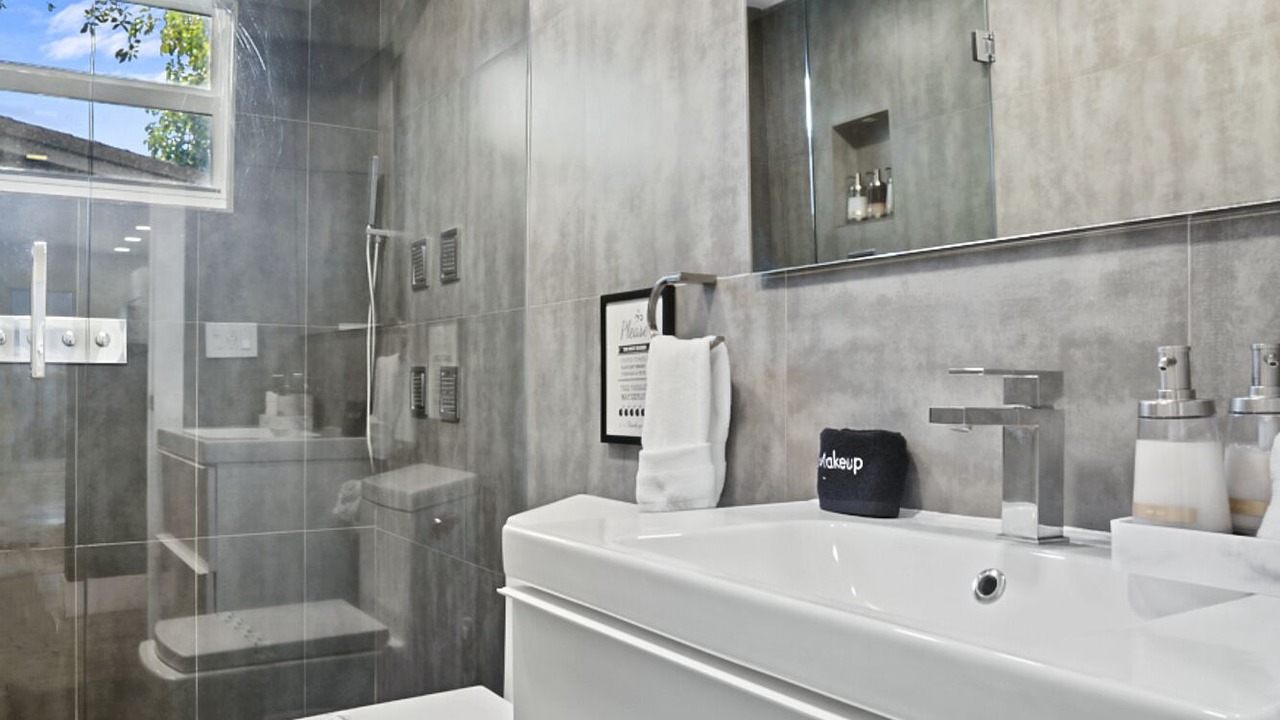 Photo of Bathroom in South Middle River