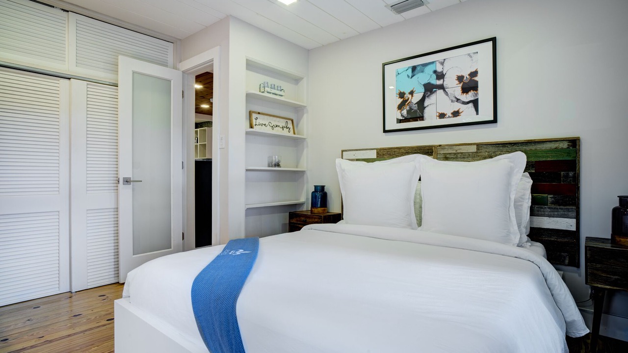 Photo of Bedroom in South Middle River