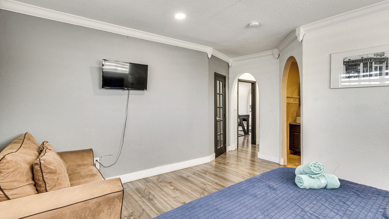 Photo of Bedroom in Miami Gardens