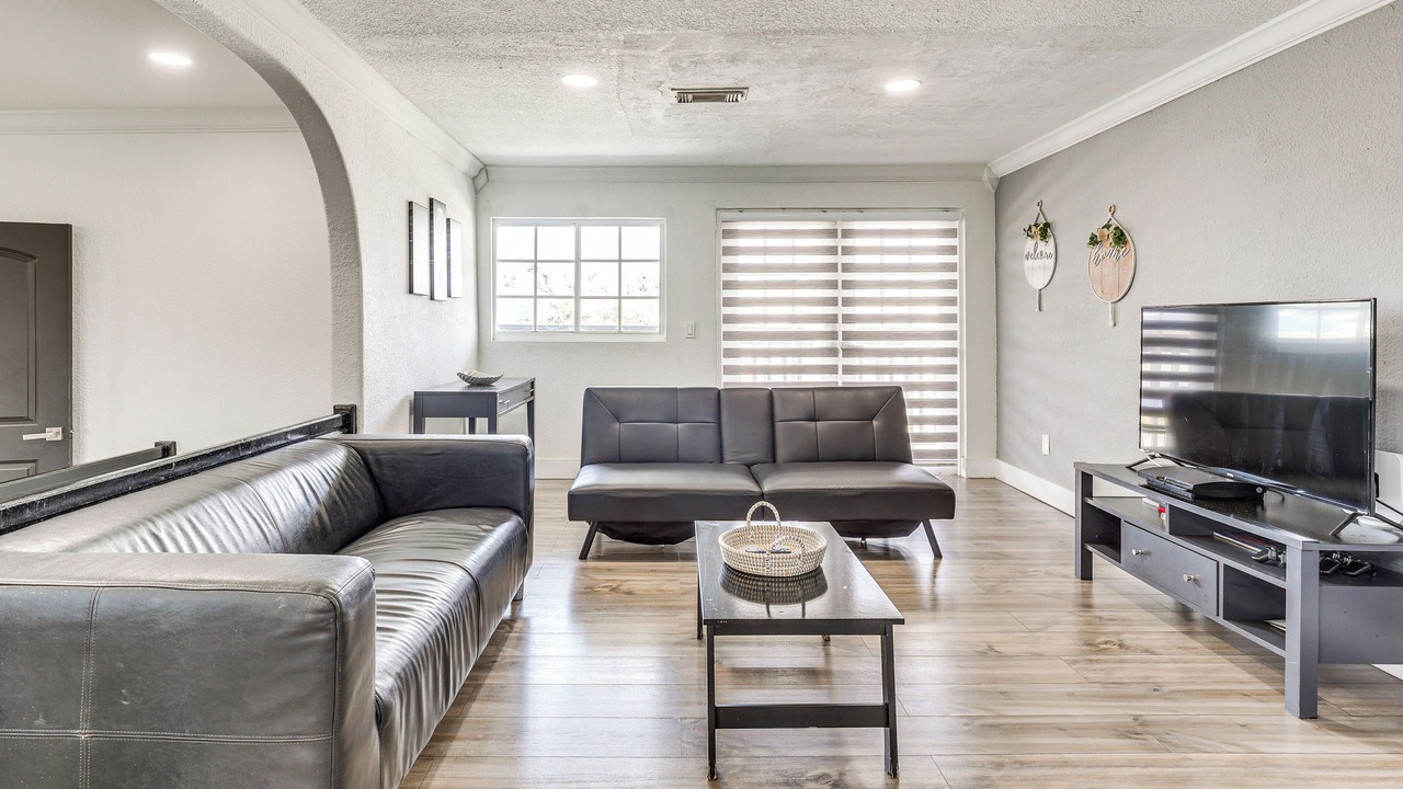Photo of Bedroom in Miami Gardens