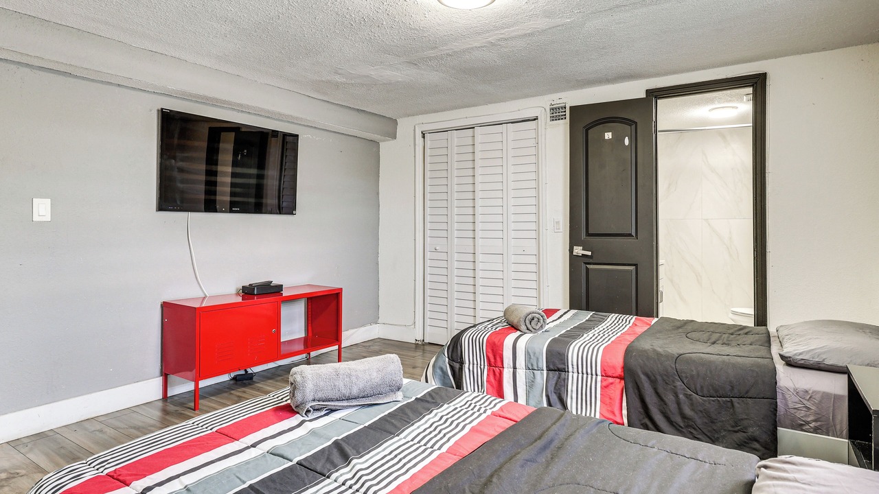 Photo of Bedroom in Miami Gardens