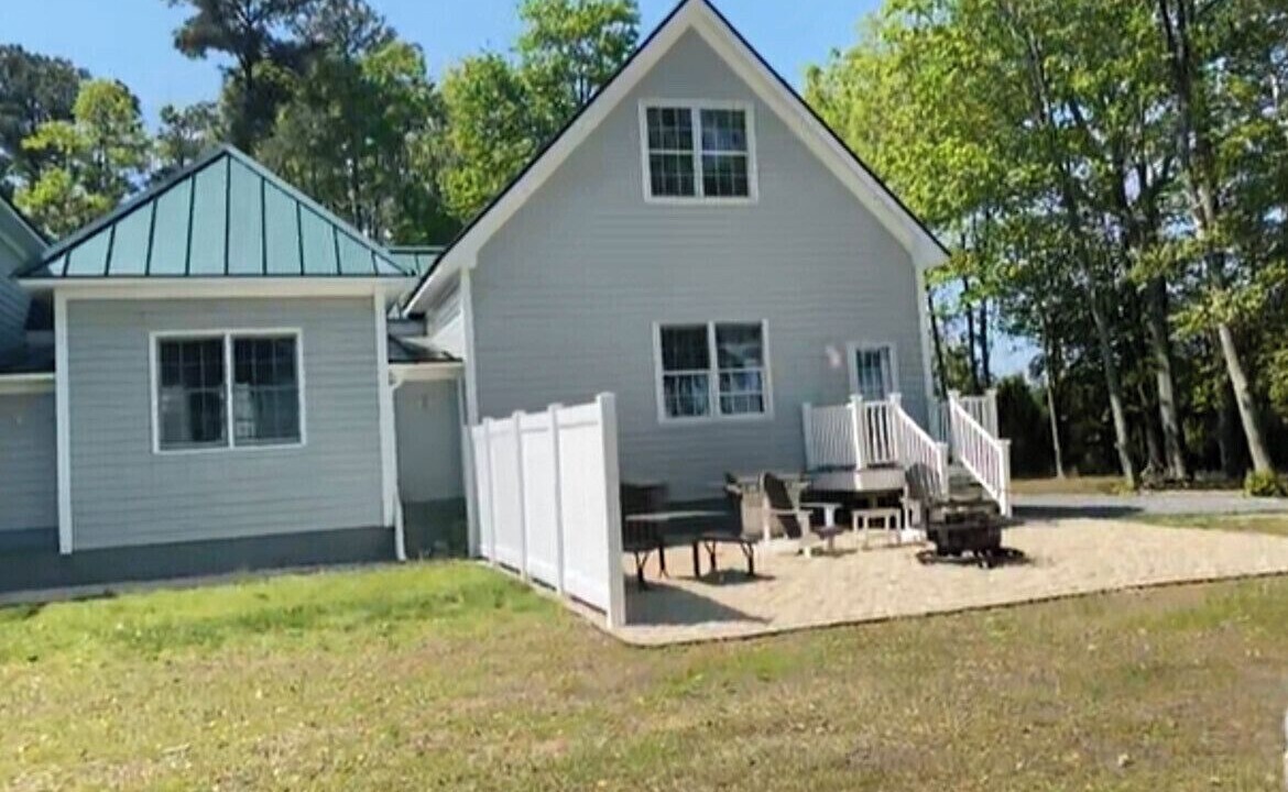 Photo of Outdoor in White Stone