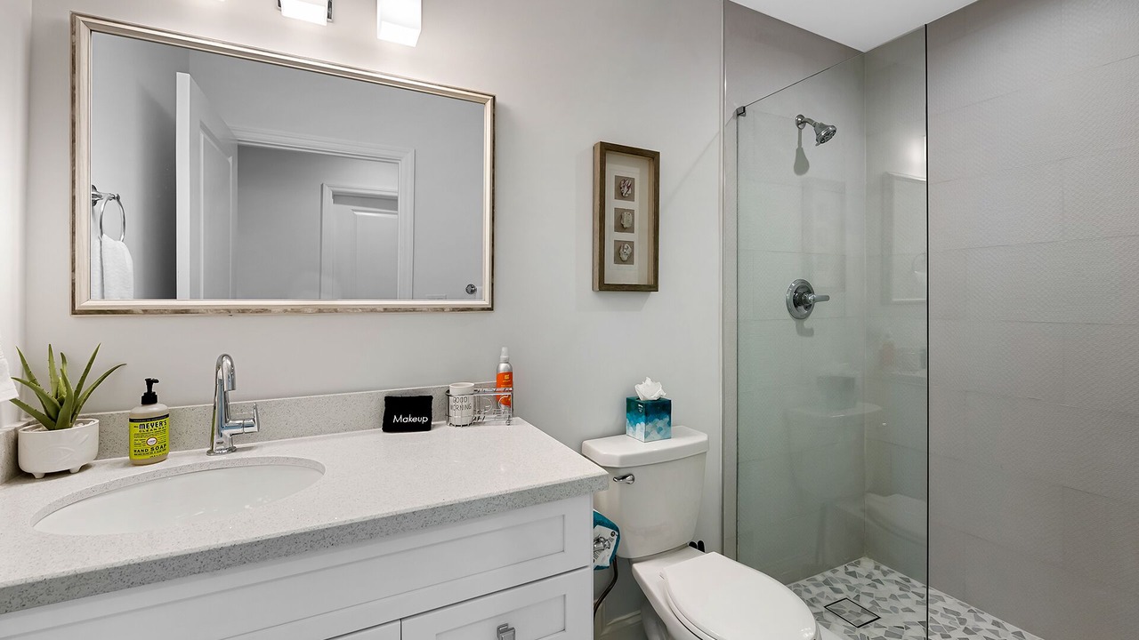 Photo of Bathroom in Harbour Inlet