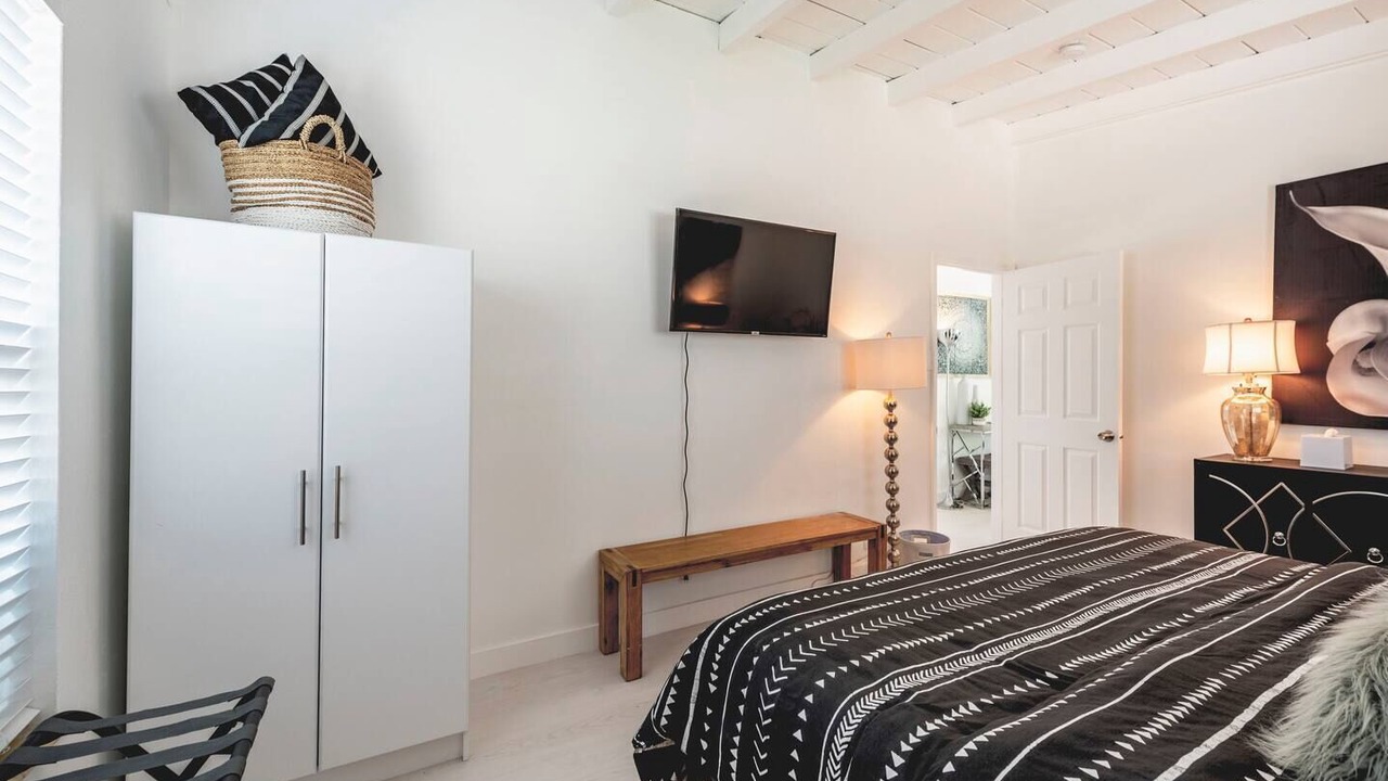 Photo of Bedroom in Middle River Terrace