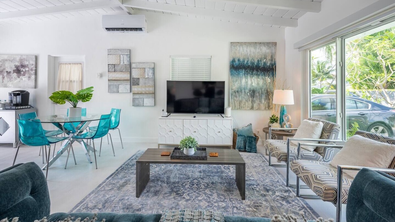 Photo of Livingroom in Middle River Terrace