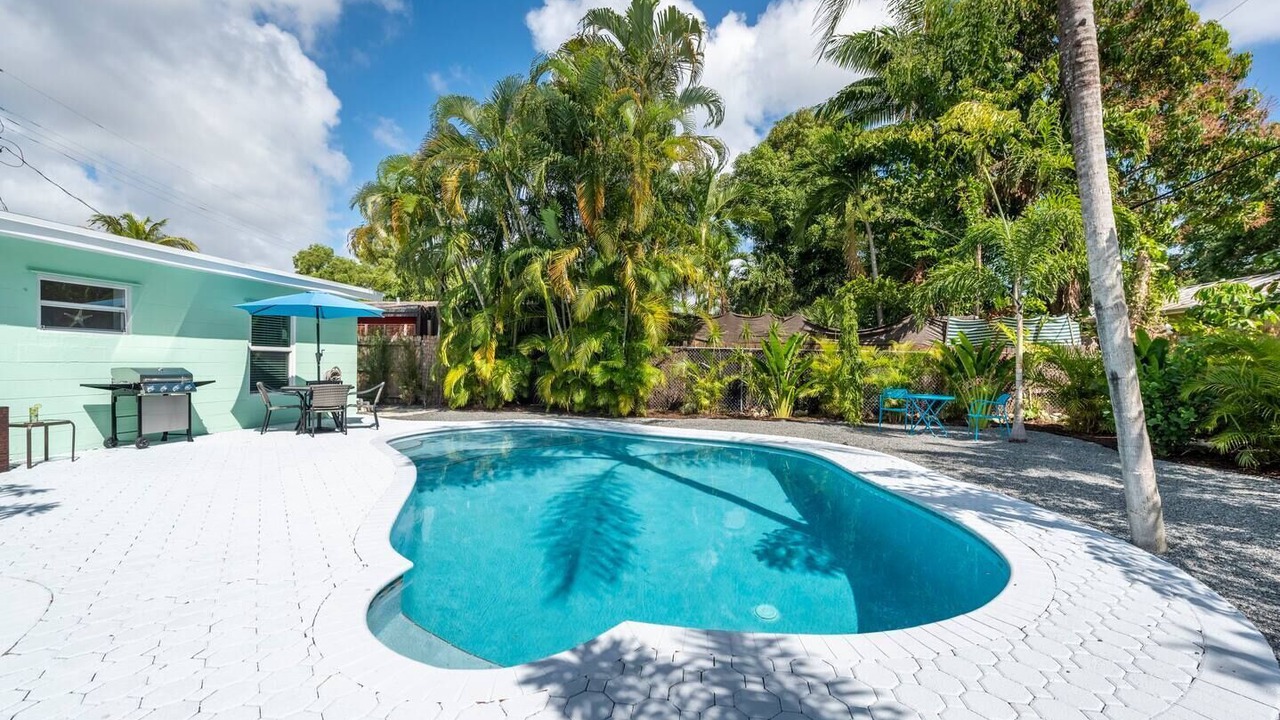 Photo of Outdoor in Middle River Terrace