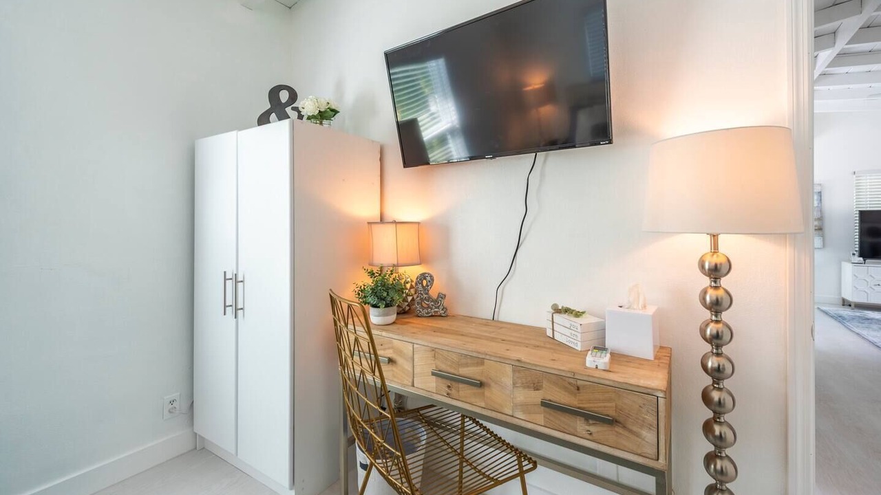 Photo of Bedroom in Middle River Terrace