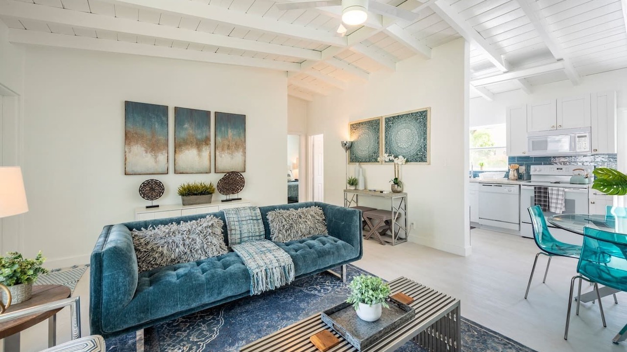 Photo of Livingroom in Middle River Terrace
