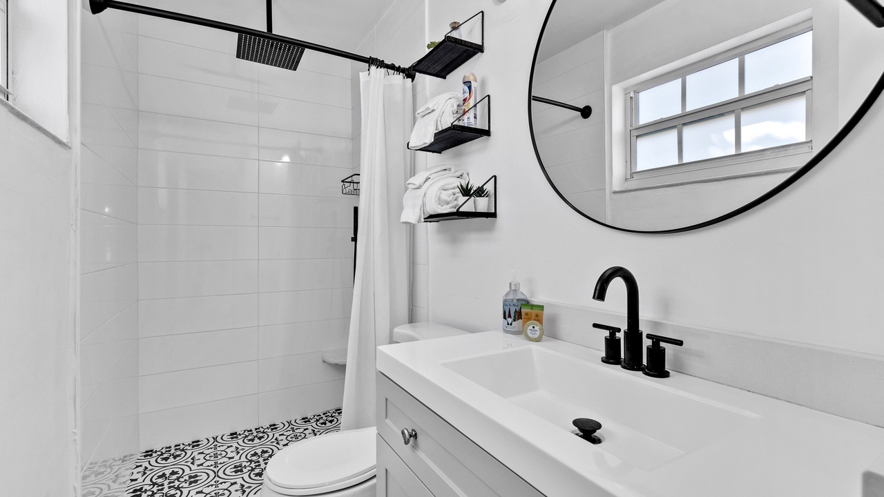 Photo of Bathroom in Driftwood