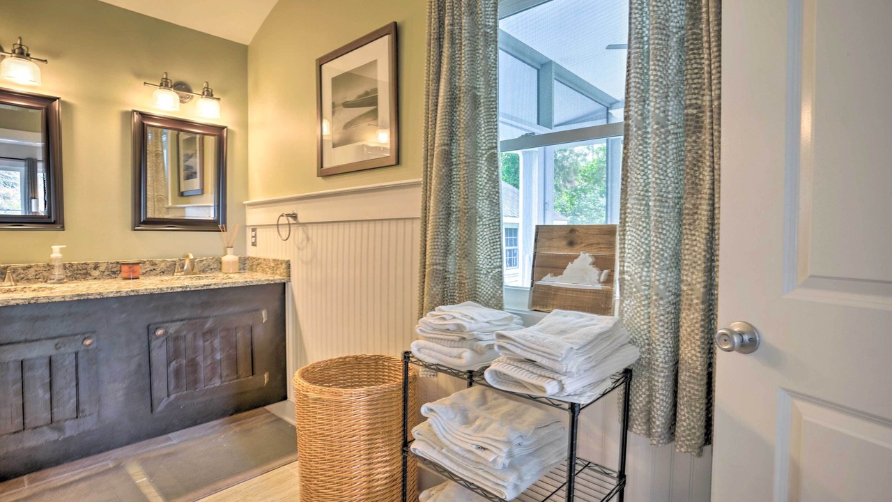 Photo of Bathroom in Urbanna