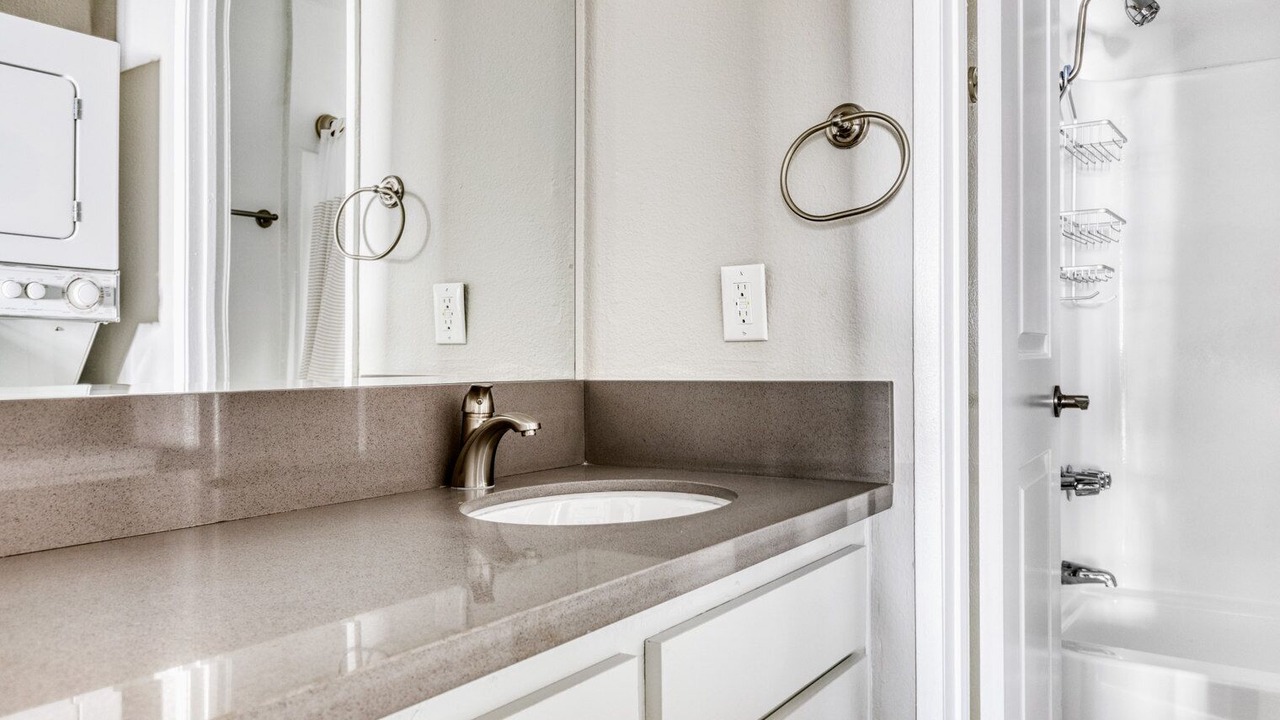 Photo of Bathroom in Warner Center