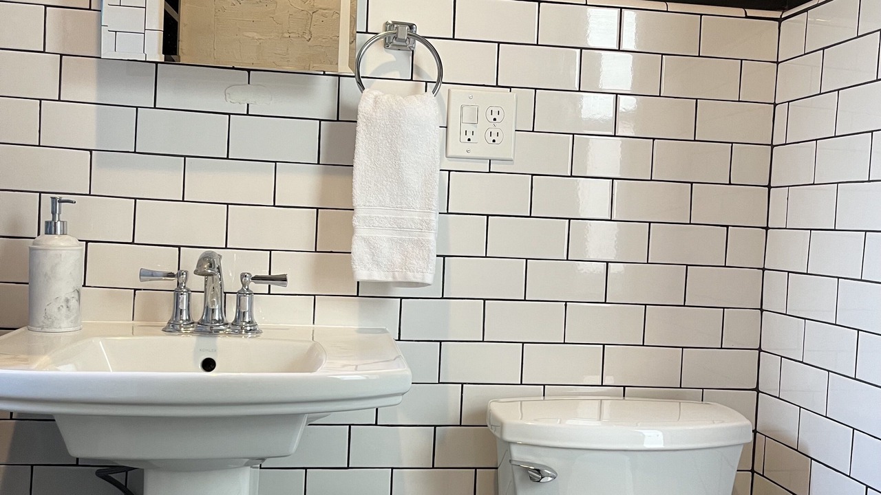 Photo of Bathroom in Front Park
