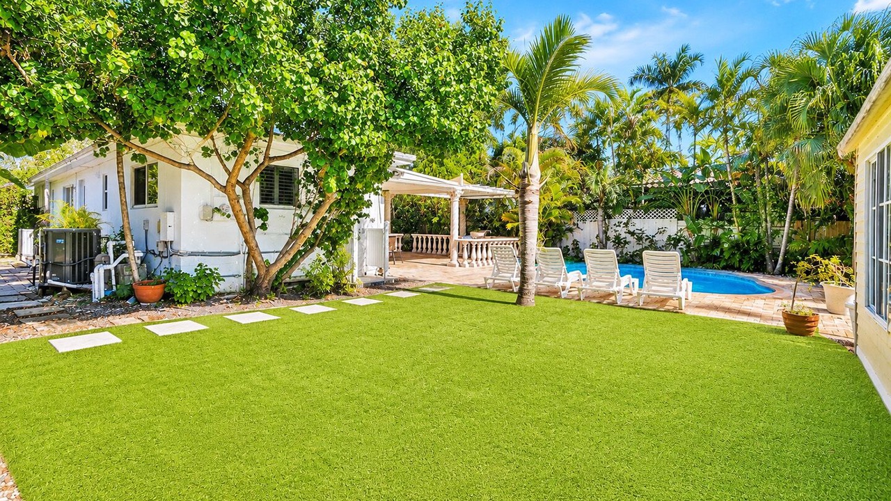 Photo of Patio Balcony in Hollywood Lakes