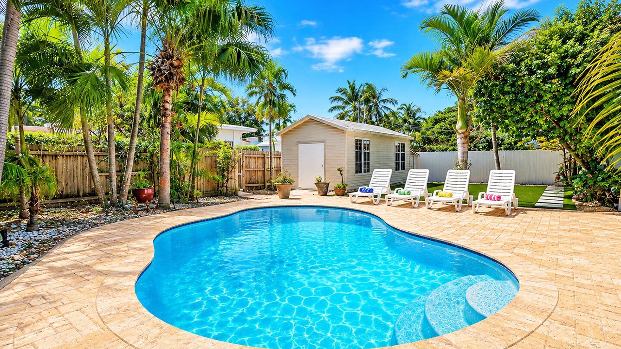 Photo of Outdoor in Hollywood Lakes