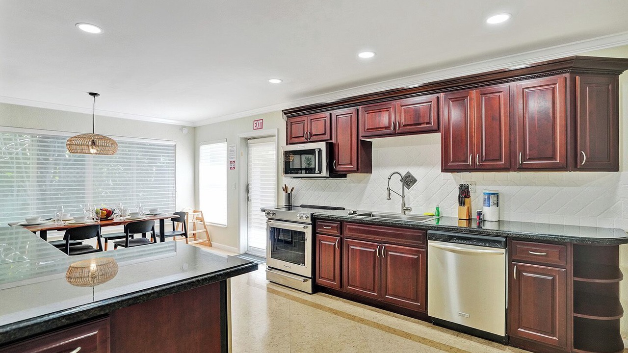Photo of Kitchen in Hollywood Lakes