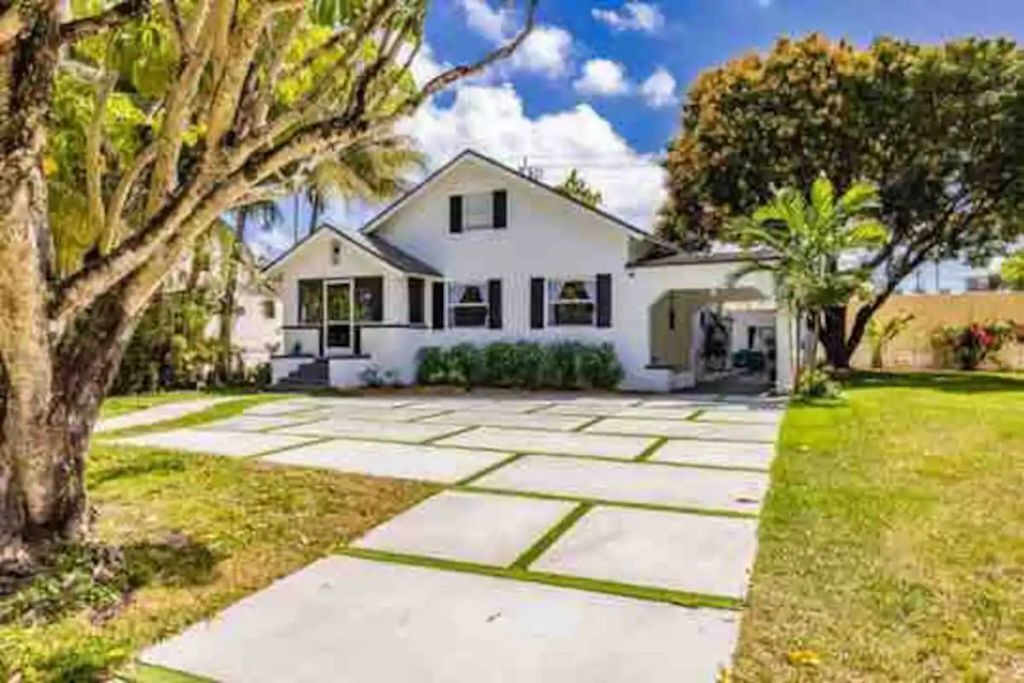 Photo of Outdoor in Northeast Miami