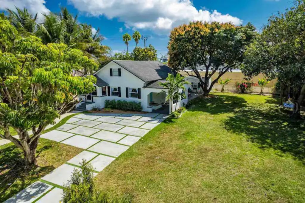 Photo of Outdoor in Northeast Miami