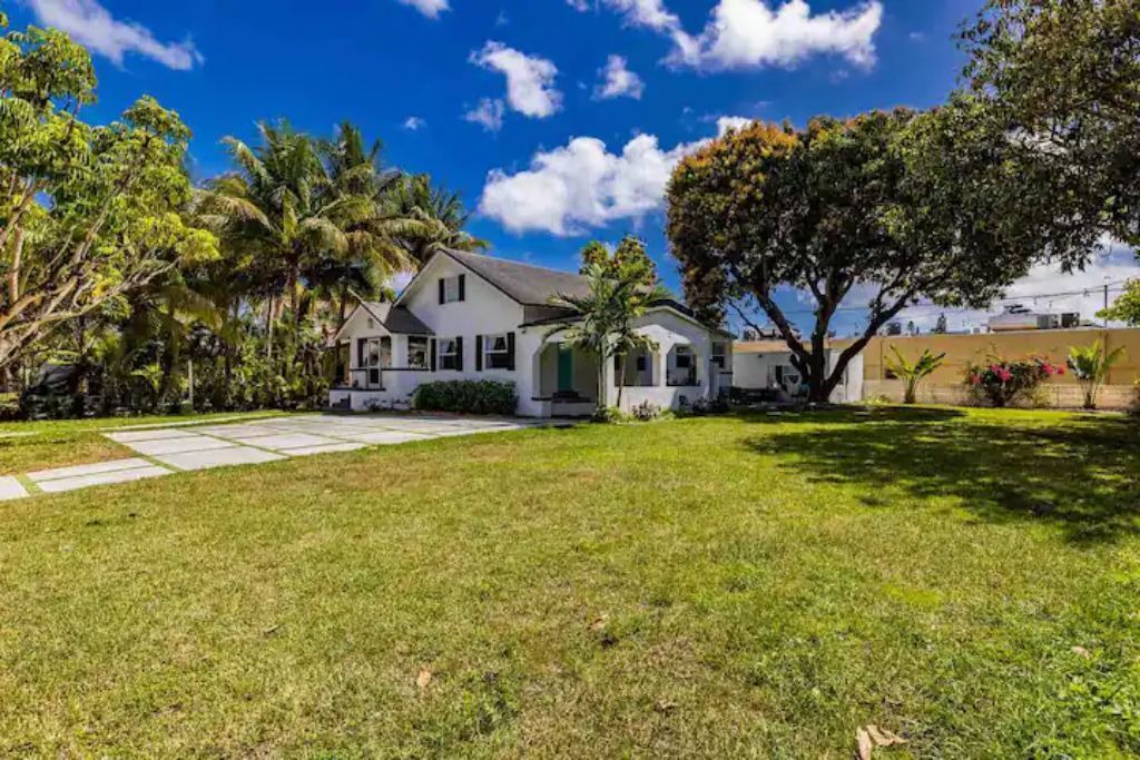Photo of Outdoor in Northeast Miami