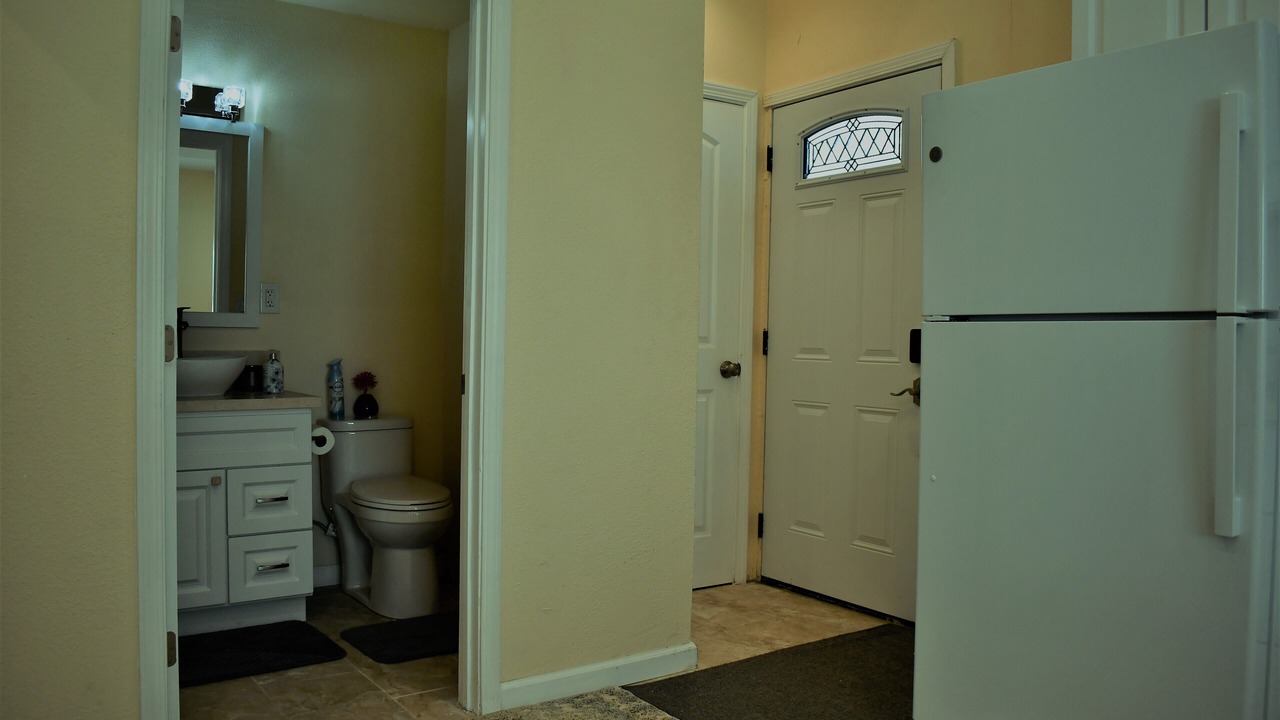 Photo of Bathroom in Warner Center