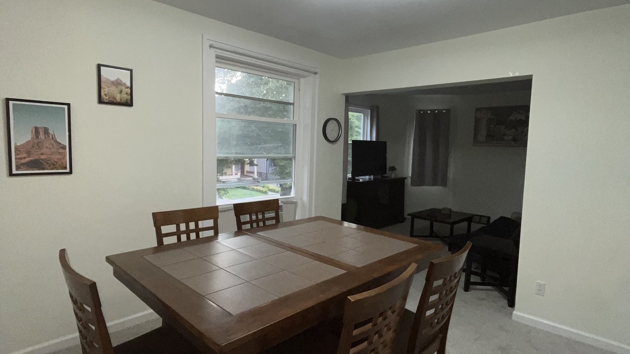 Photo of Livingroom in Front Park