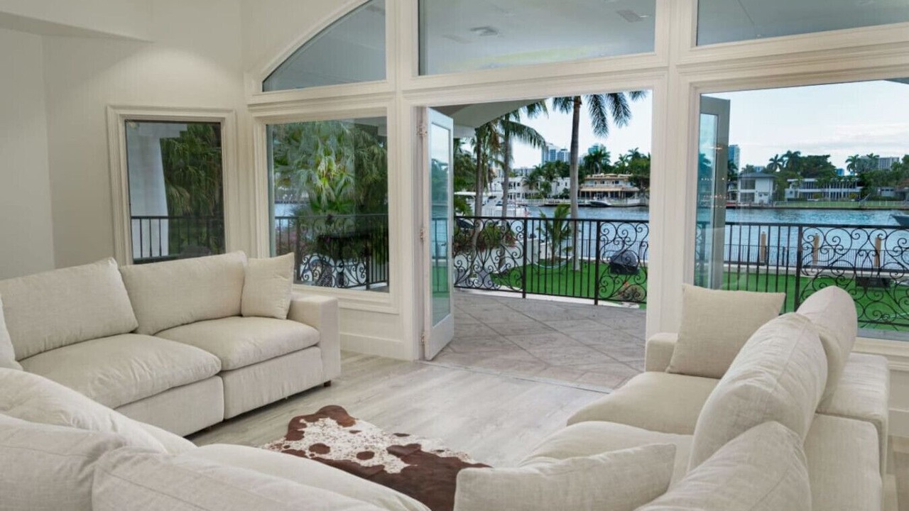 Photo of Livingroom in South Lake