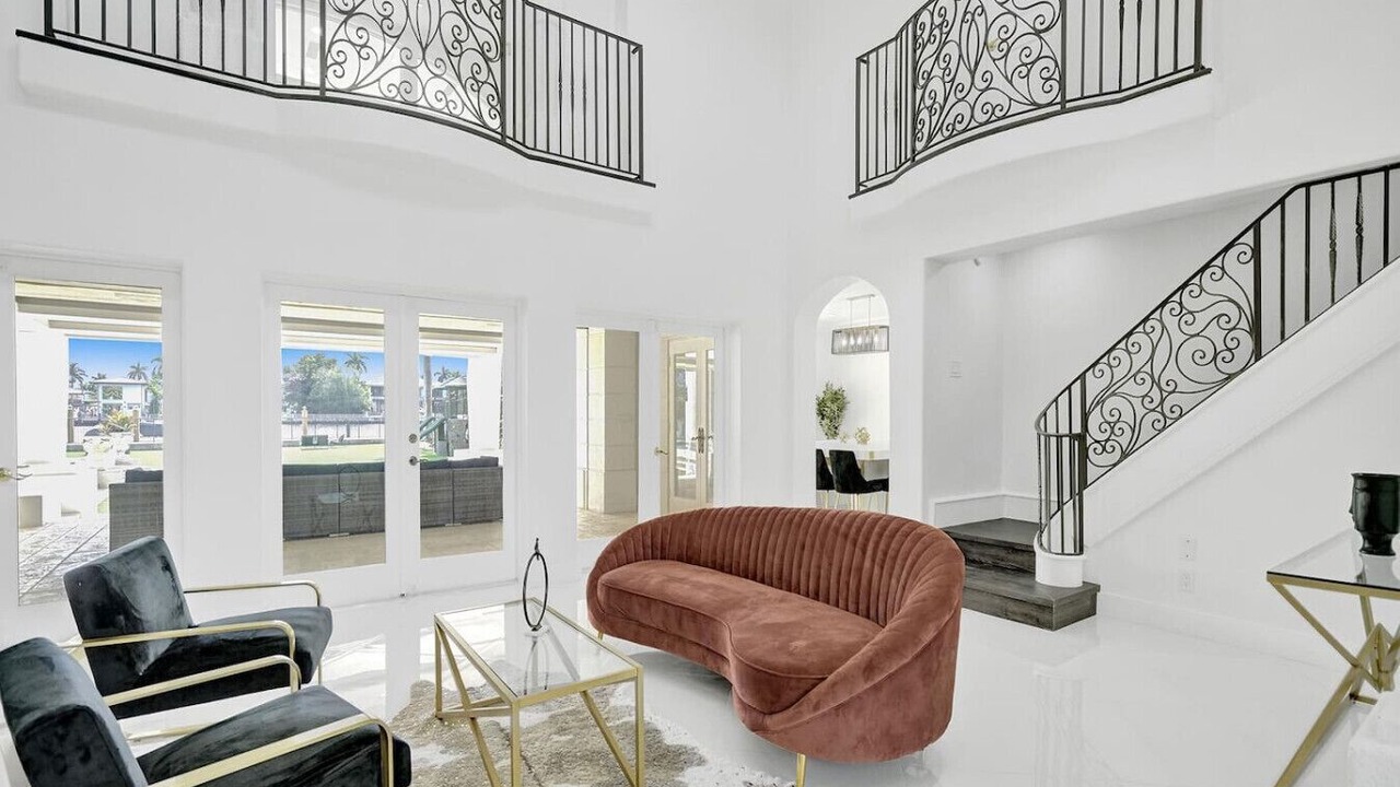 Photo of Livingroom in South Lake
