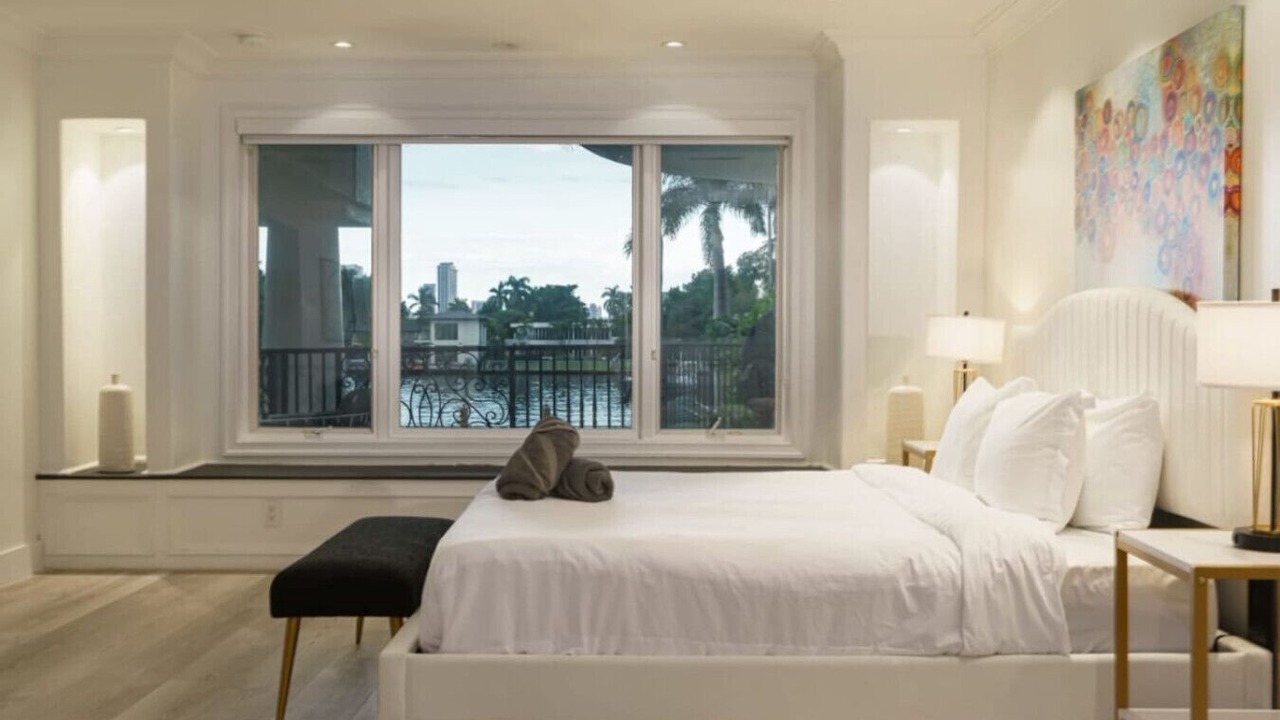 Photo of Bedroom in South Lake