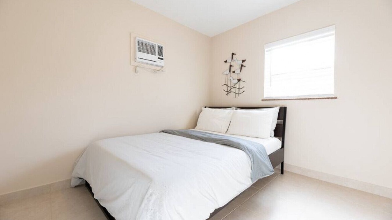 Photo of Bedroom in Lauderdale-by-the-Sea