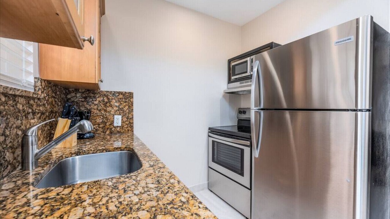 Photo of Kitchen in Lauderdale-by-the-Sea