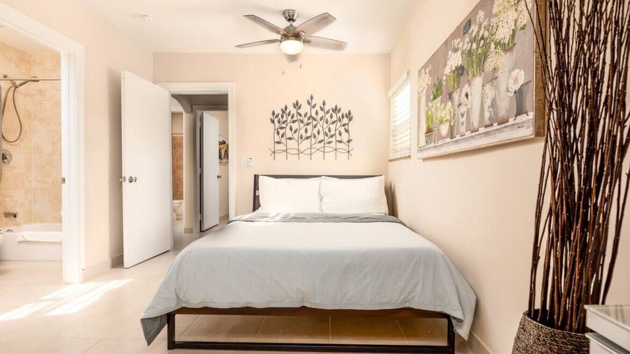 Photo of Bedroom in Lauderdale-by-the-Sea
