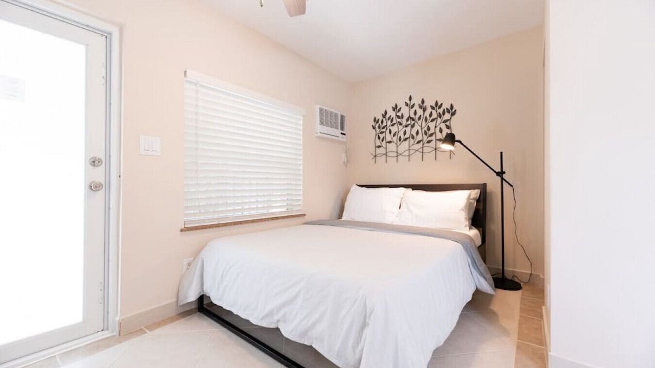 Photo of Bedroom in Lauderdale-by-the-Sea