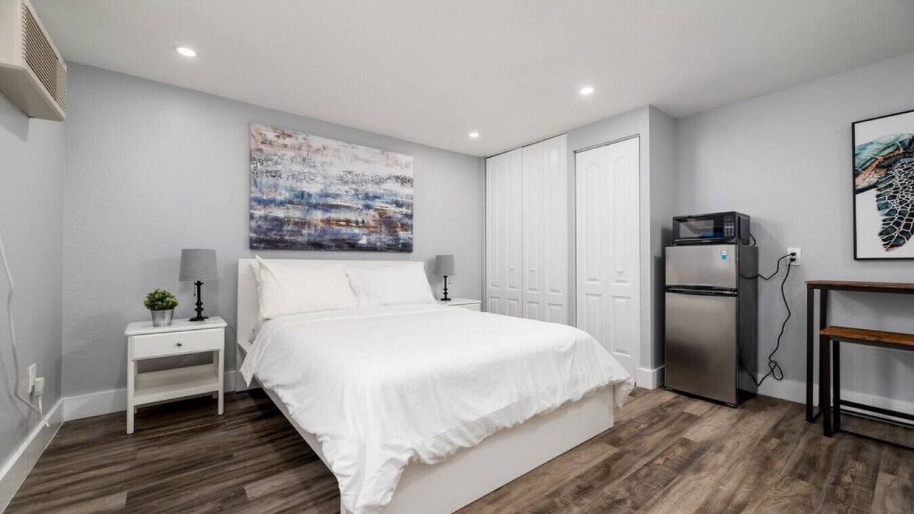 Photo of Bedroom in Hollywood