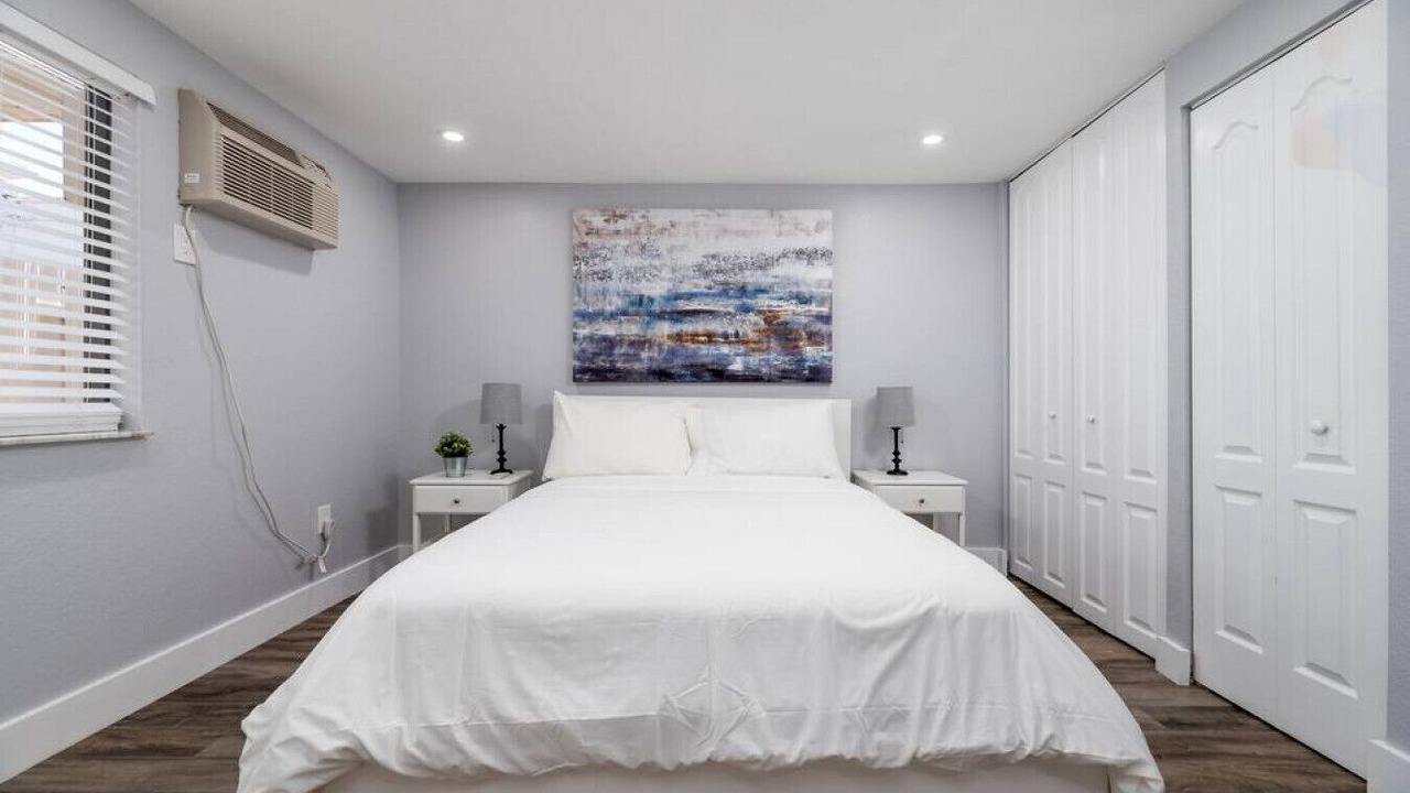 Photo of Bedroom in Hollywood