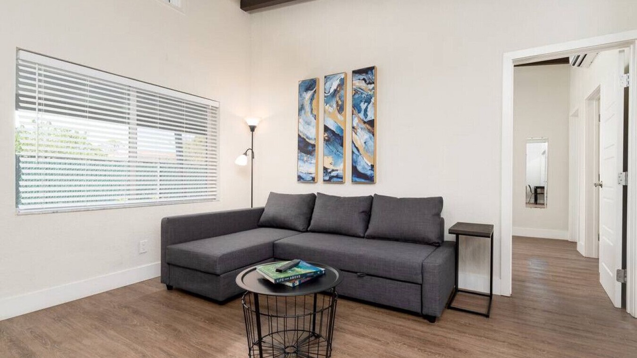 Photo of Livingroom in Lake Ridge
