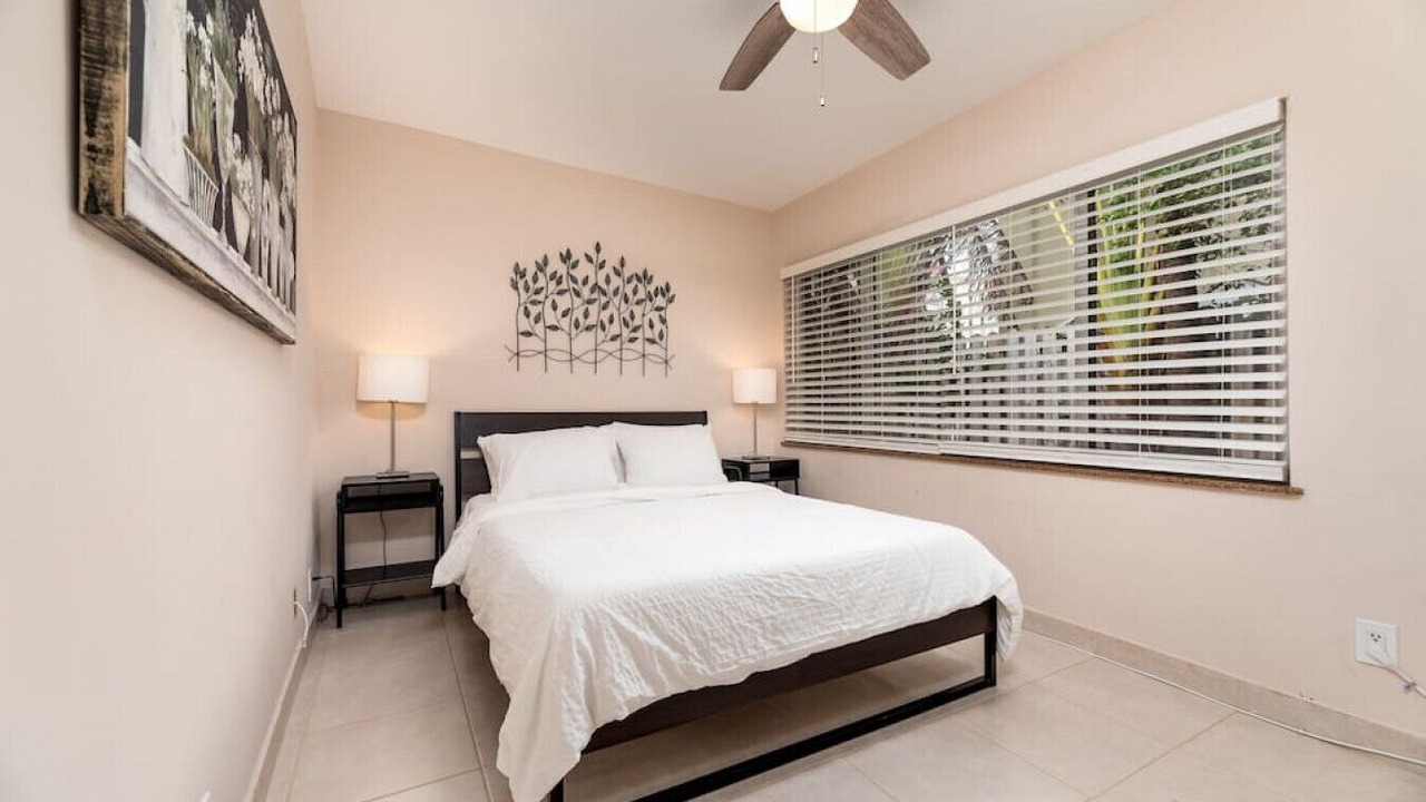 Photo of Bedroom in Lauderdale-by-the-Sea