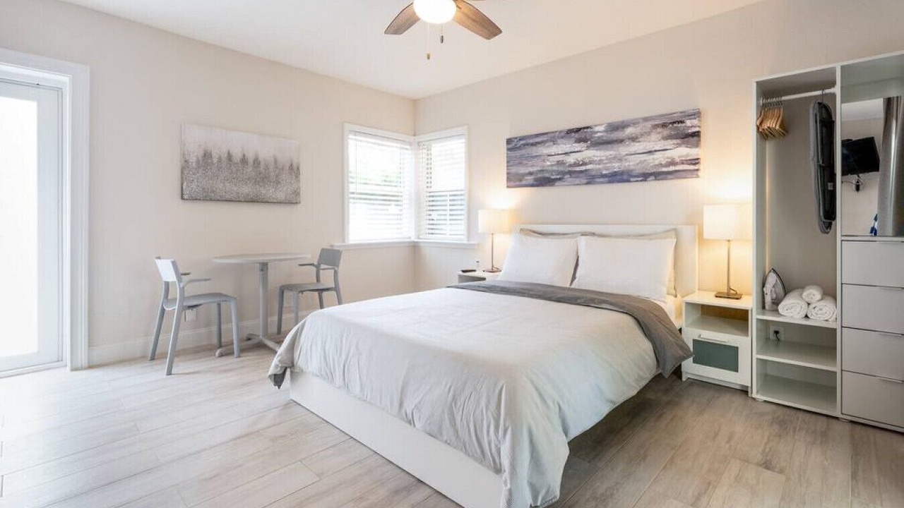 Photo of Bedroom in Lauderdale-by-the-Sea
