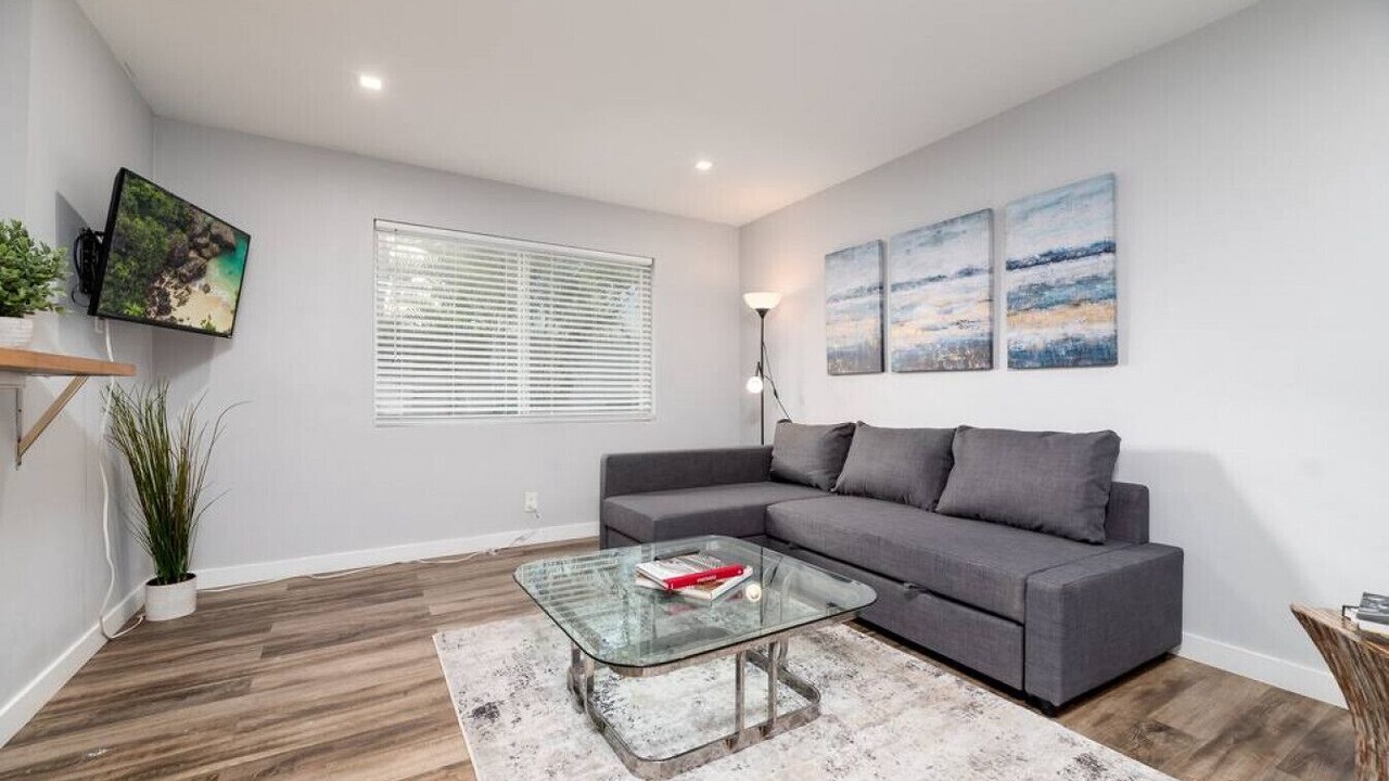 Photo of Livingroom in Middle River Terrace