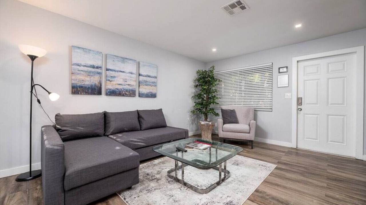 Photo of Livingroom in Middle River Terrace