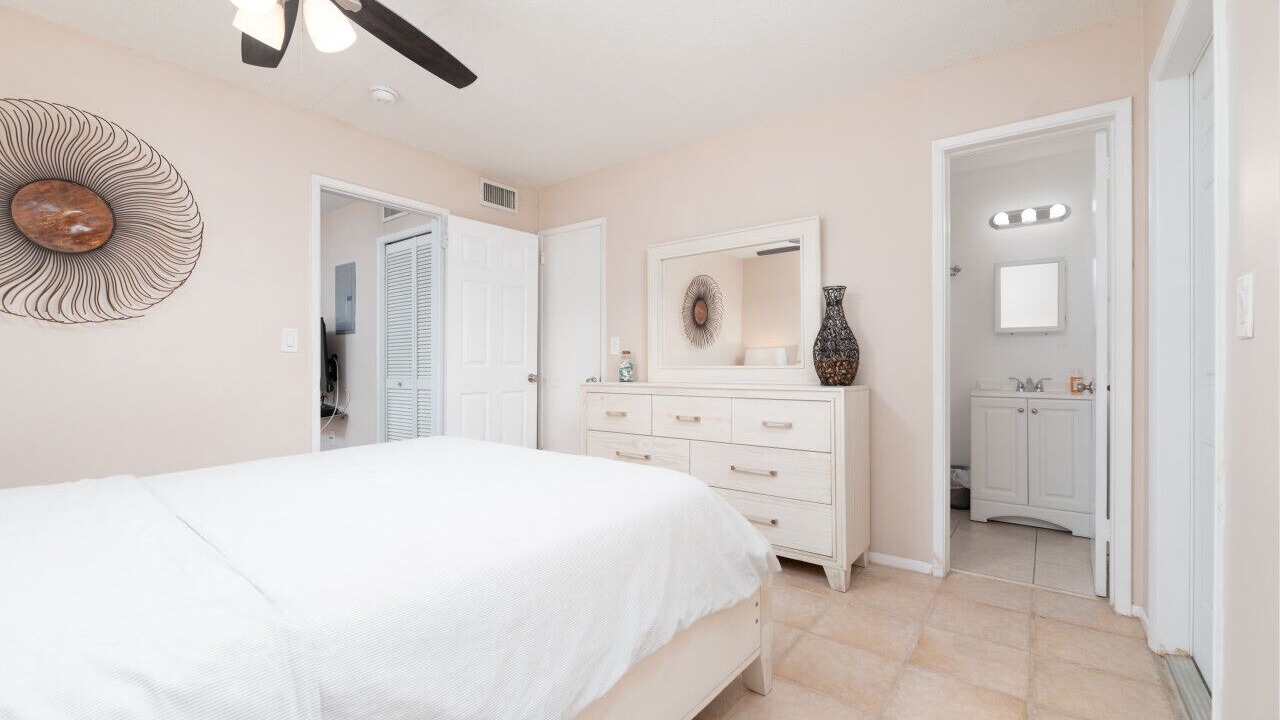 Photo of Bedroom in Wilton Manors