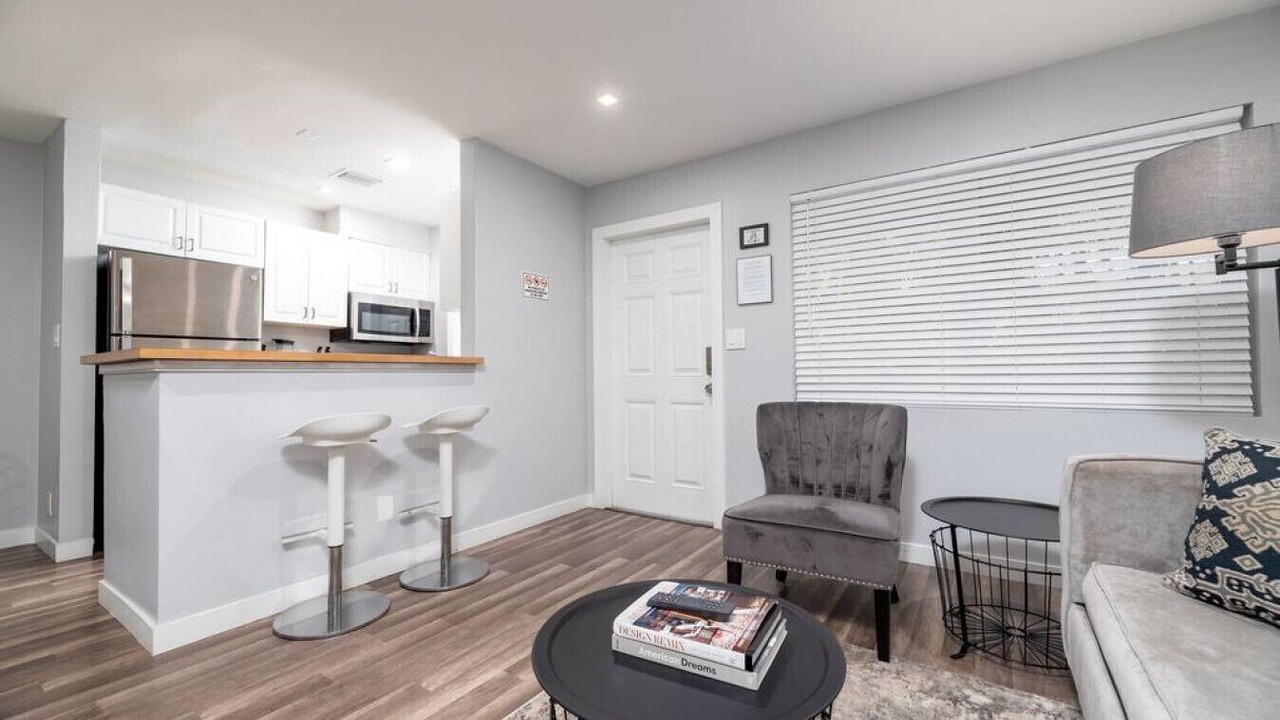 Photo of Livingroom in Middle River Terrace