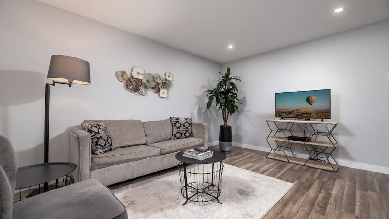 Photo of Livingroom in Middle River Terrace