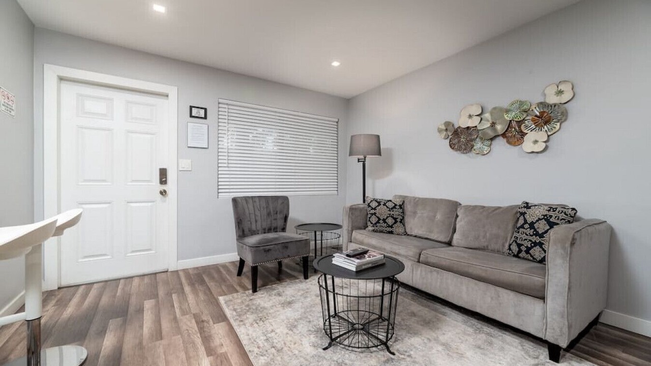 Photo of Livingroom in Middle River Terrace