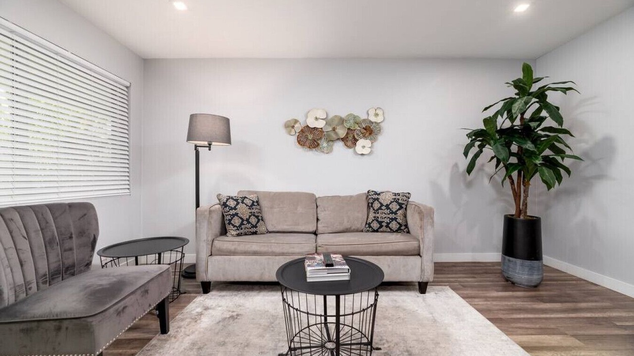 Photo of Livingroom in Middle River Terrace