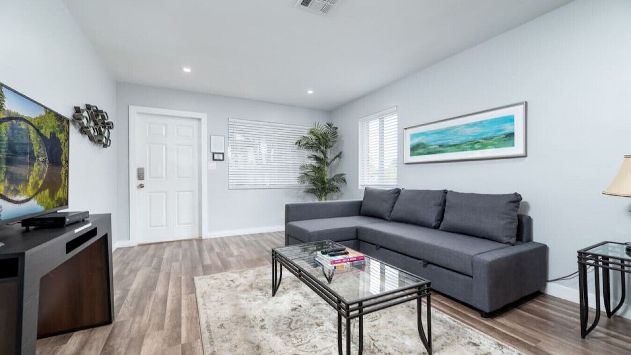 Photo of Livingroom in Middle River Terrace