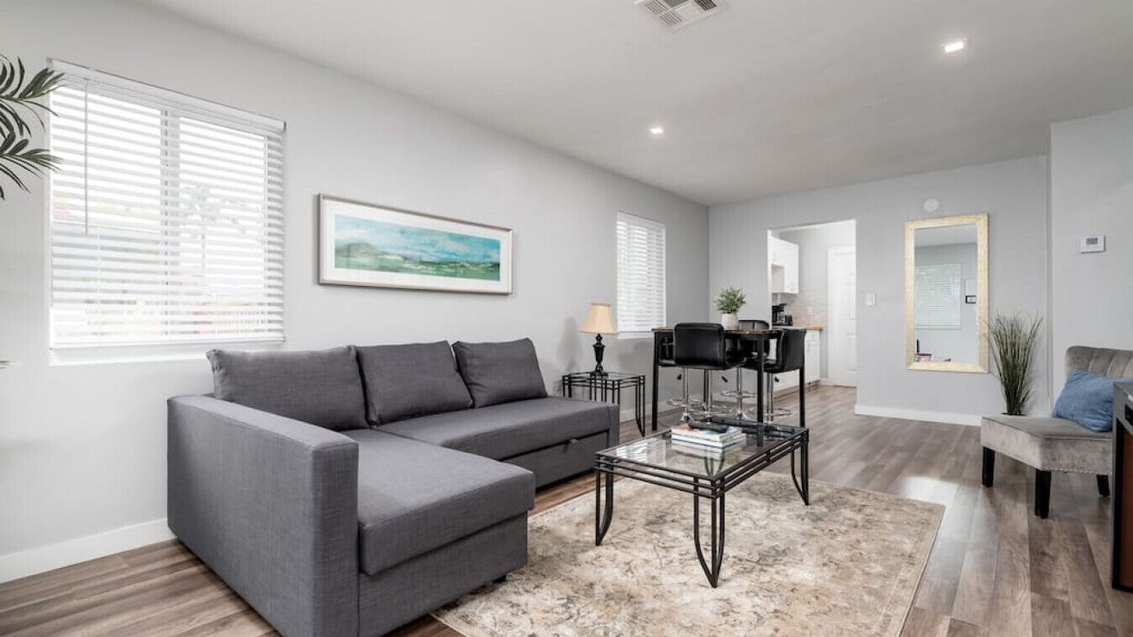 Photo of Livingroom in Middle River Terrace