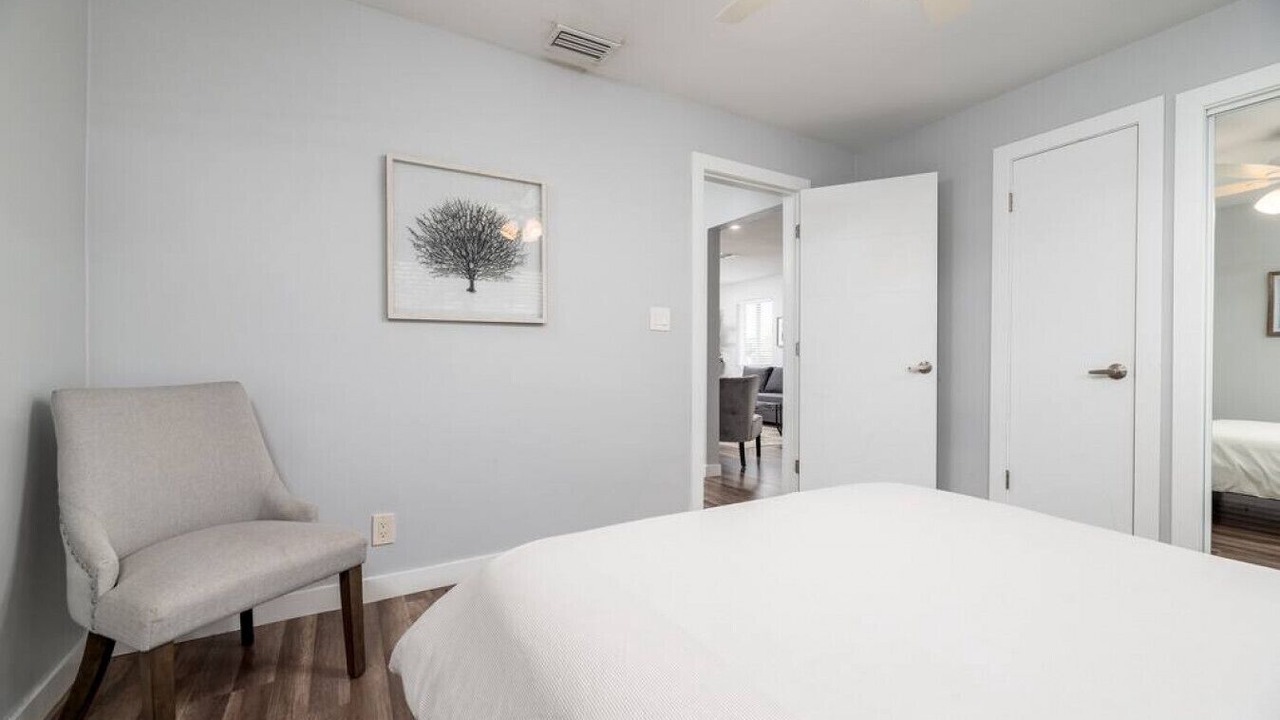 Photo of Bedroom in Middle River Terrace